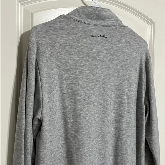 Travis Mathew men’s small twist of like quarter zip pullover grey blue